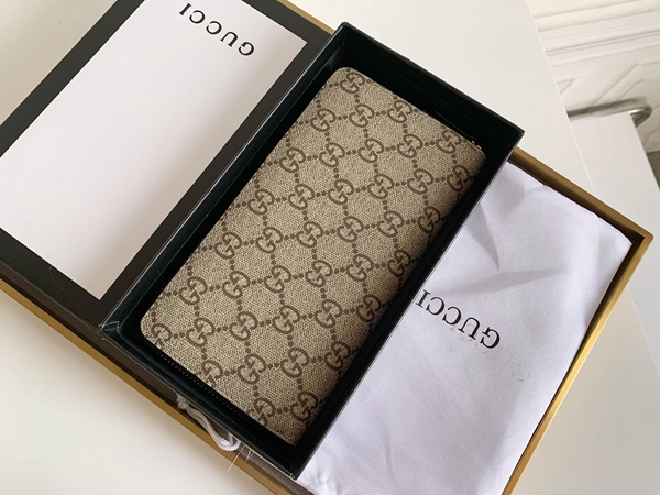 グッチ財布コピー背面デザイン